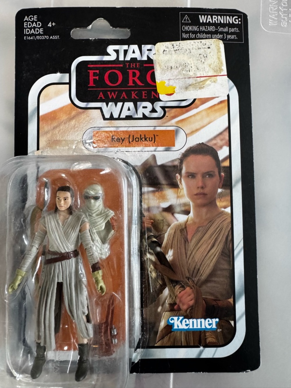Star Wars Rey (Jakku) Action Figure - Gray, Brown, White